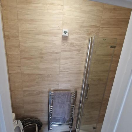 Brand New Studio Flat With Private Bathroom Northampton Exterior photo
